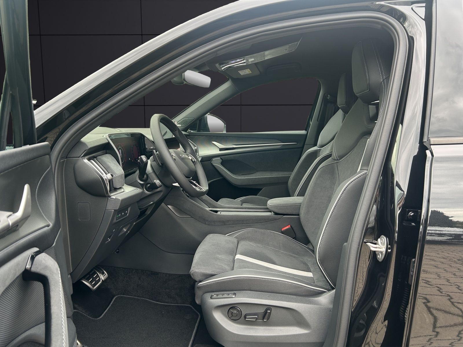 Fahrzeugabbildung SKODA Kodiaq 2.0 TDI 4x4 Sportline MATRIX AHK