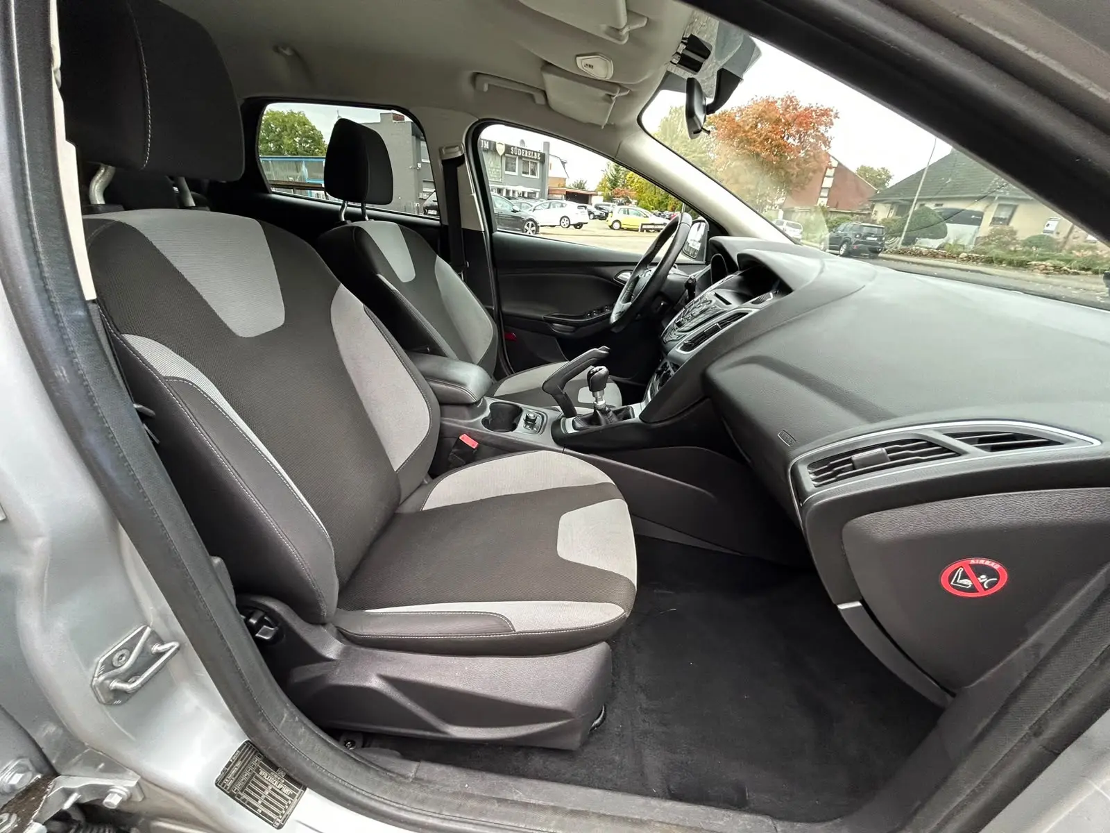 Ford Focus 2012 — photo 15