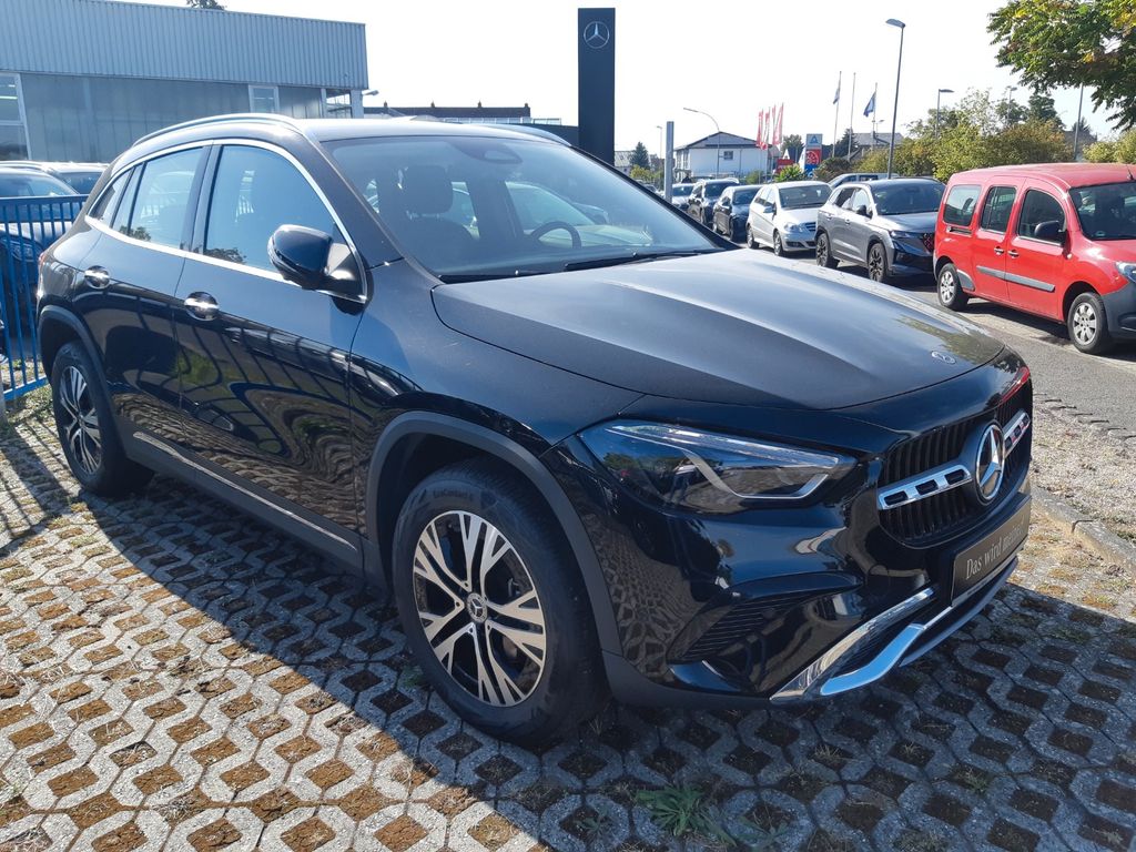 Image of Mercedes-Benz GLA 220