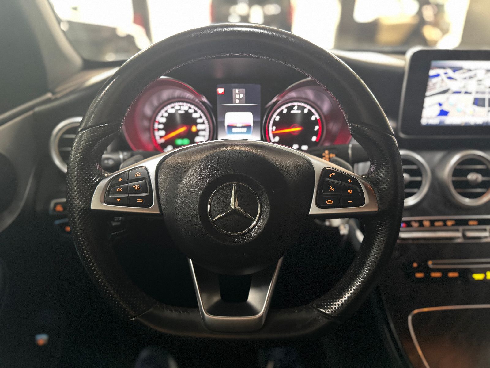 Fahrzeugabbildung Mercedes-Benz C 200 9GT CABRIO 2X AMG LINE AIRSCARF 360°KAMERA
