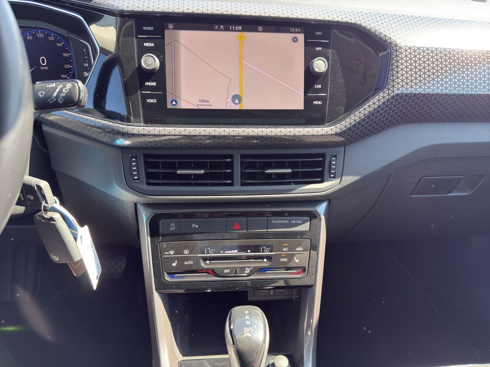 Volkswagen T-Cross - Bild 8