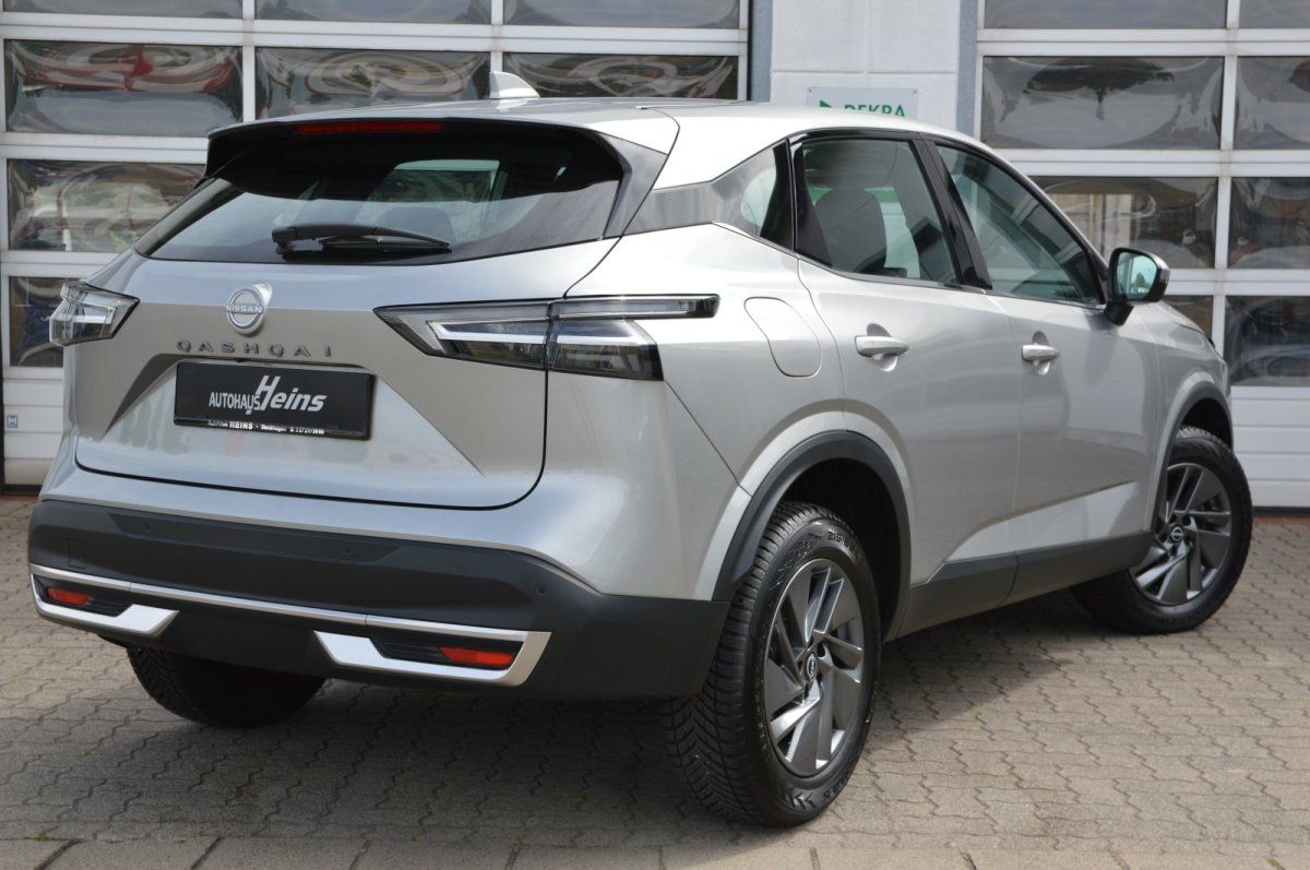 Fahrzeugabbildung Nissan Qashqai   Acenta LED 360 Grad Winterpaket