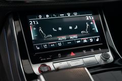 AUDI RSQ8 | Dynamic+ | HuD | Ceramic | Pano | 305km/h AUDI RSQ8 | Dynamic+ | HuD | Ceramic | Pano | 305km/h