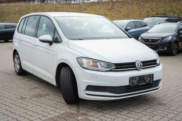Volkswagen Touran - 1