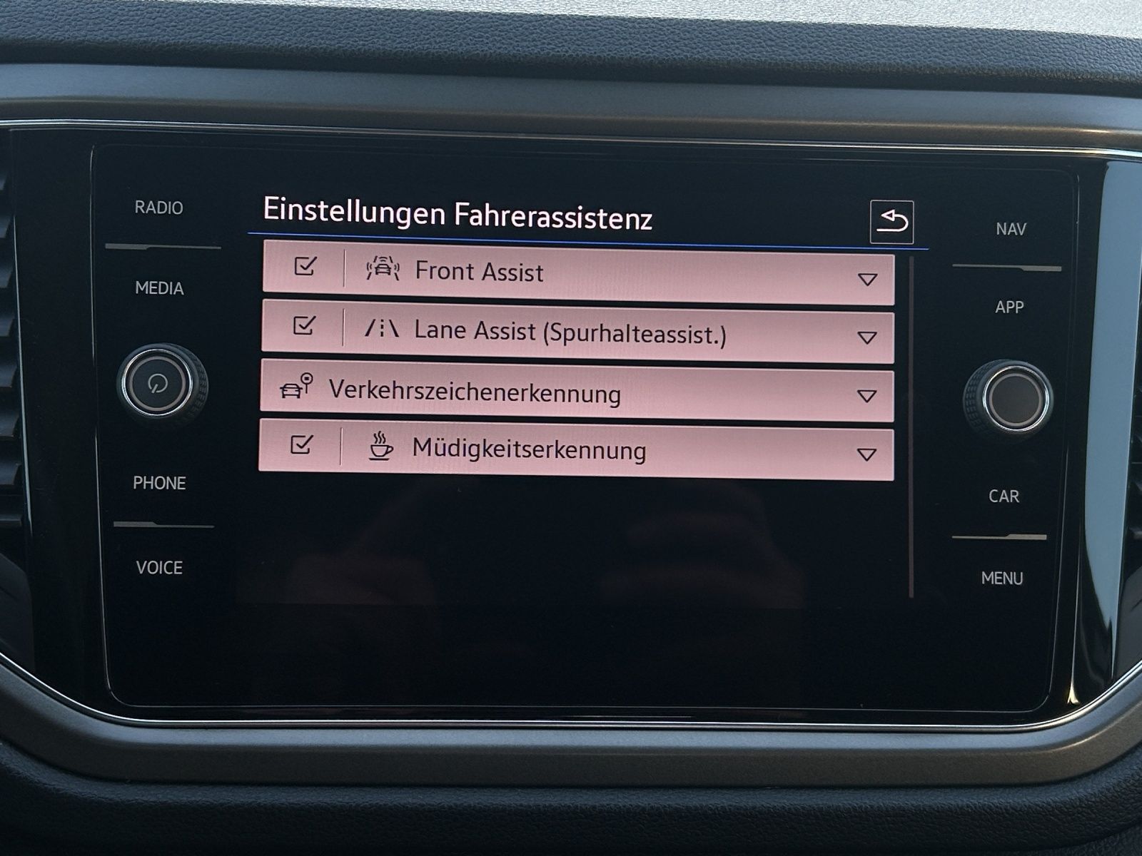 Fahrzeugabbildung Volkswagen T-Roc Style TSI DSG SHZ PDC WeConnect Navi