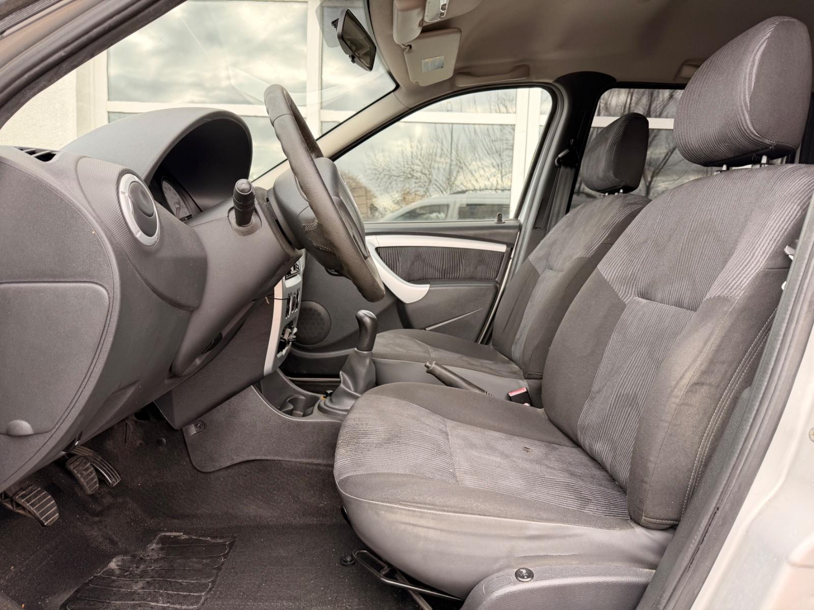 Dacia Logan 2009 — photo 8