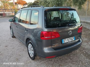 Volkswagen Touran - 4