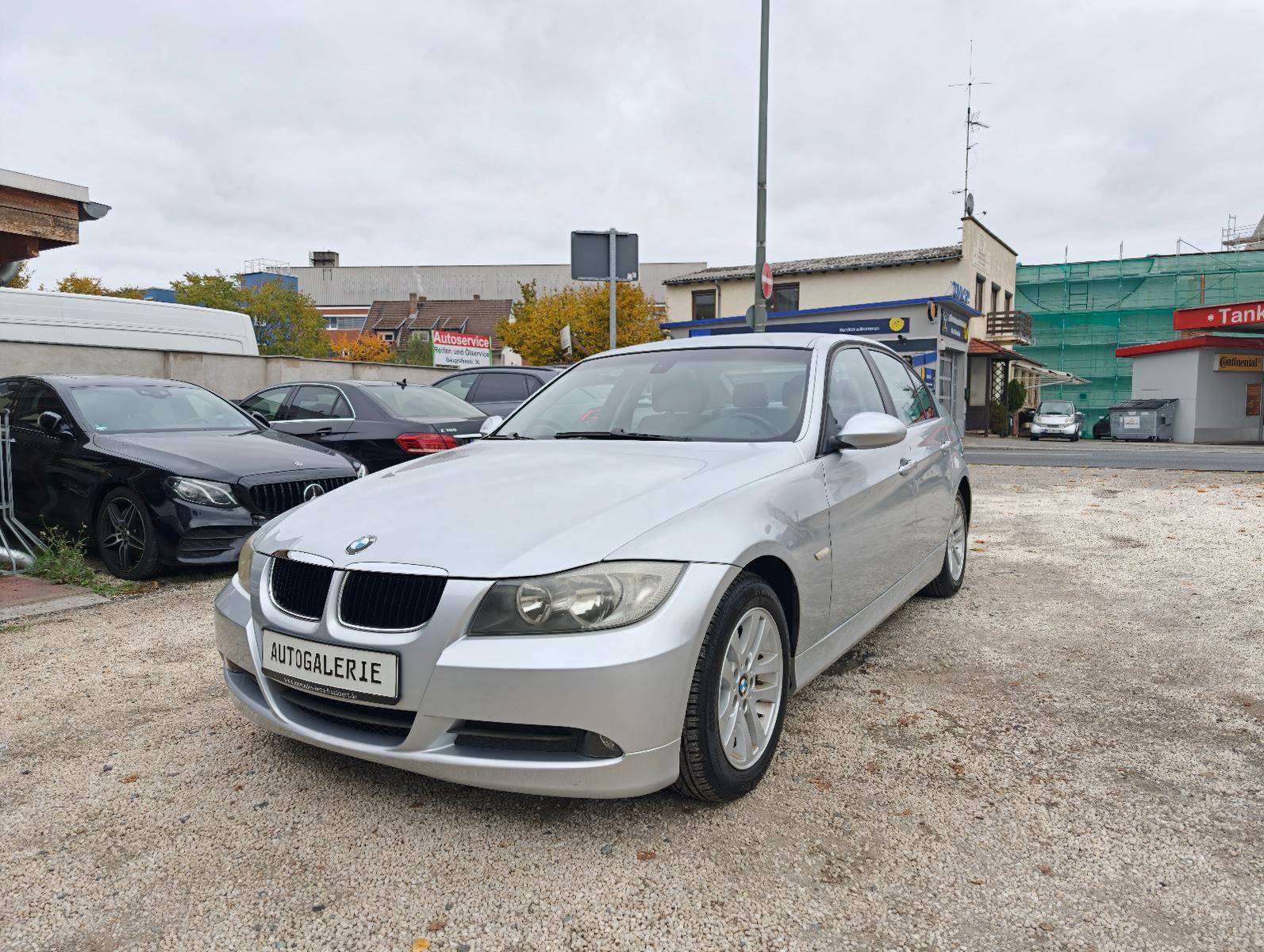 BMW 320
