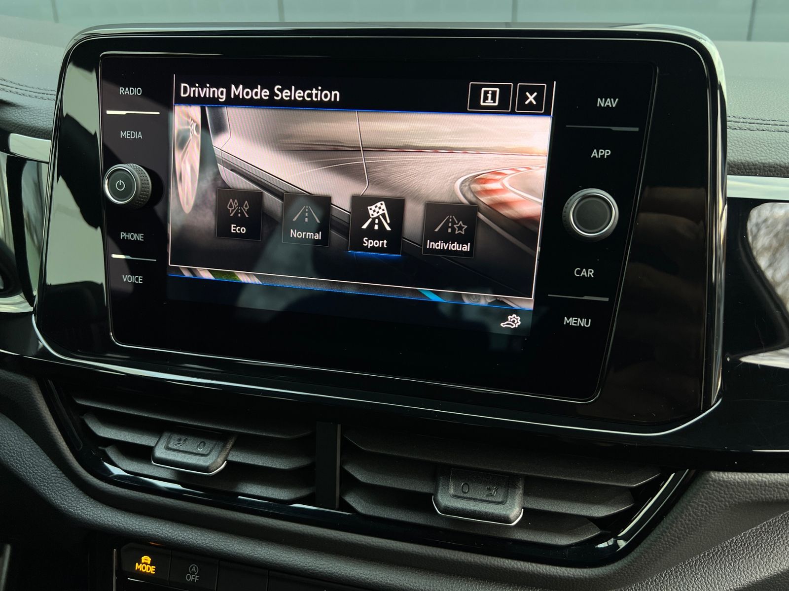 Fahrzeugabbildung Volkswagen T-Roc R-Line 1.5 TSI DSG *AHK, LED, Black Style,