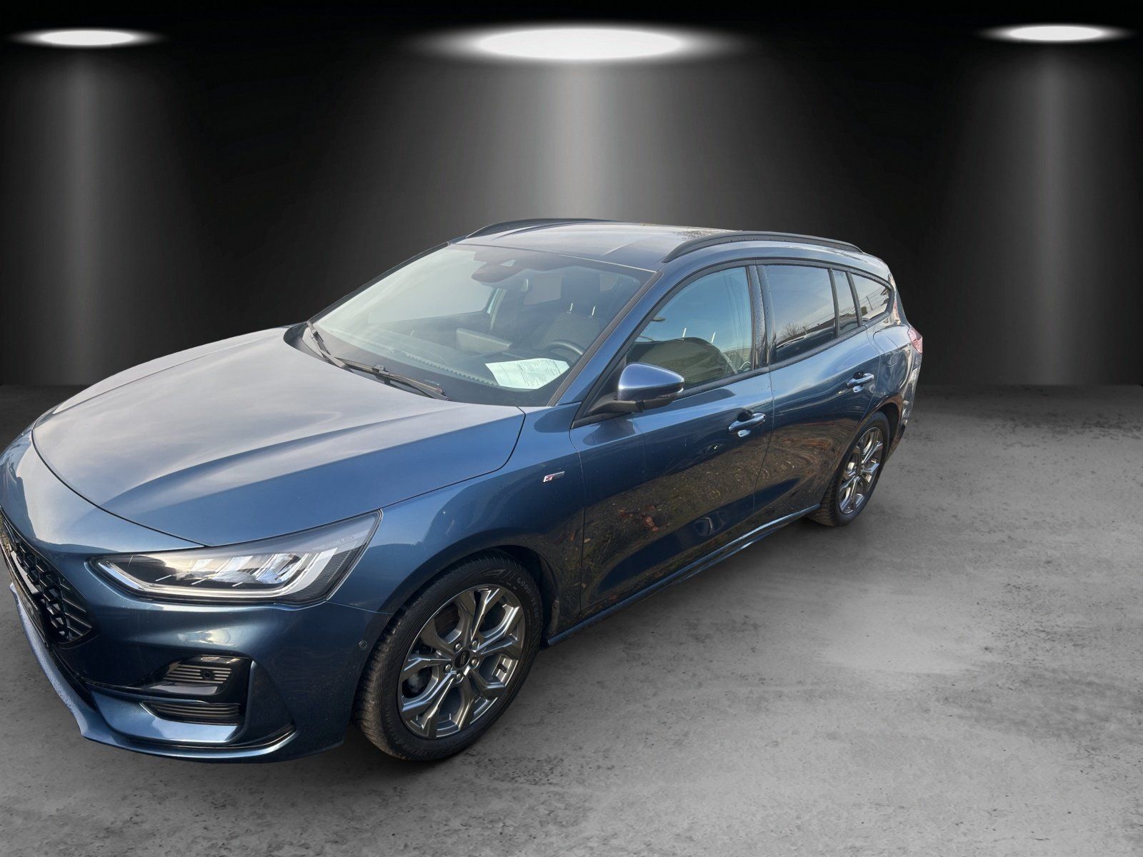 Fahrzeugabbildung Ford Focus 1.0 EcoBoost Mild-Hybrid ST-Line S/S