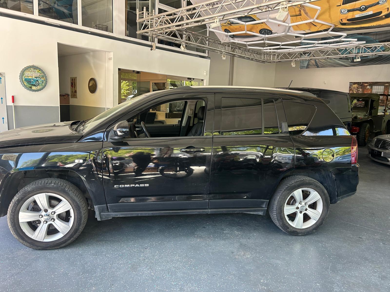 Jeep Compass 2014 — вигляд ззаду