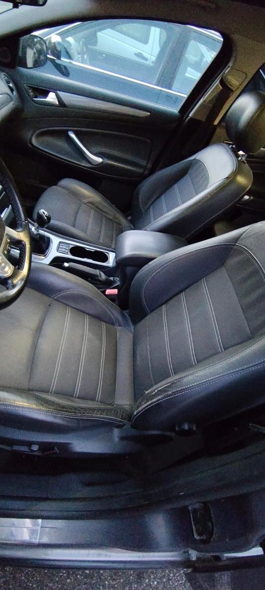 Ford Mondeo 2012 — photo 10