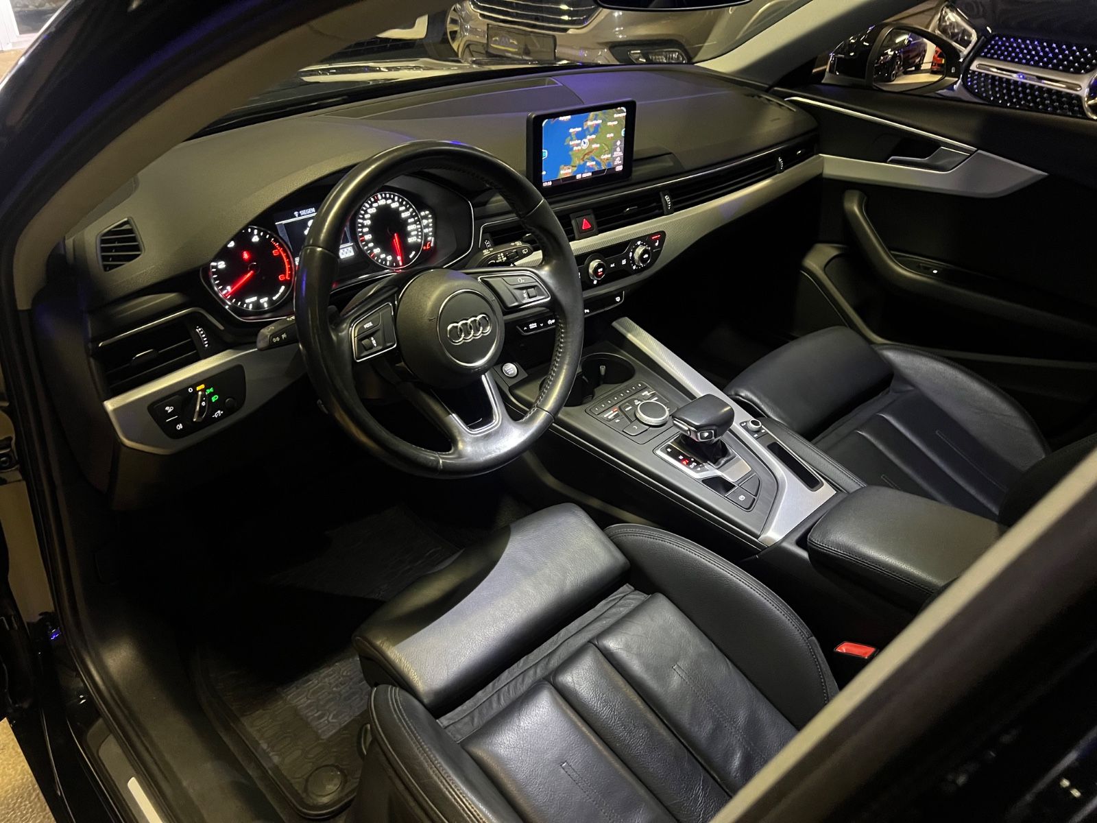 Fahrzeugabbildung Audi A4 2.0 TDI Avant sport *LEDER*AUTOMATIK*LED*