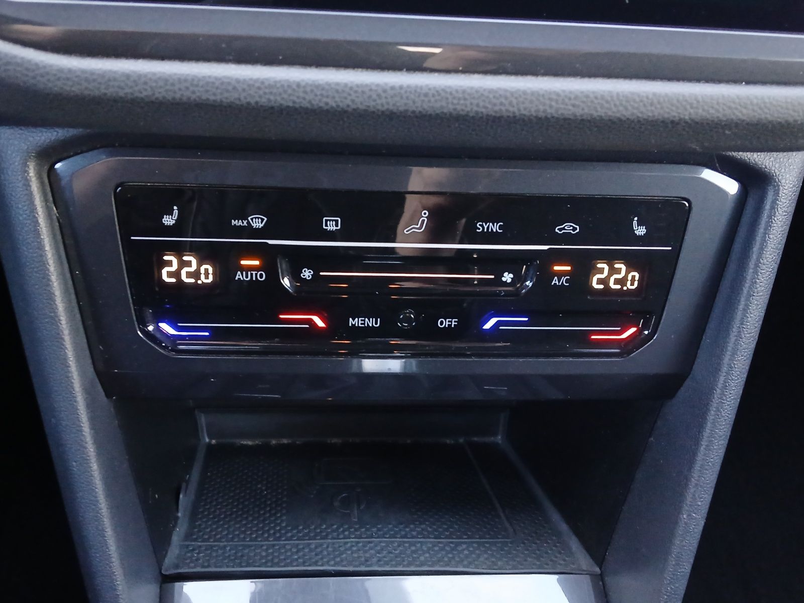 Fahrzeugabbildung Volkswagen Tiguan Allspace TDI Life DSG LED AHK Navi  ACC S
