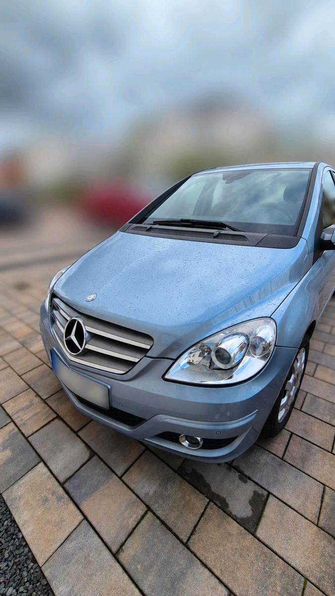 Mercedes-Benz B 200