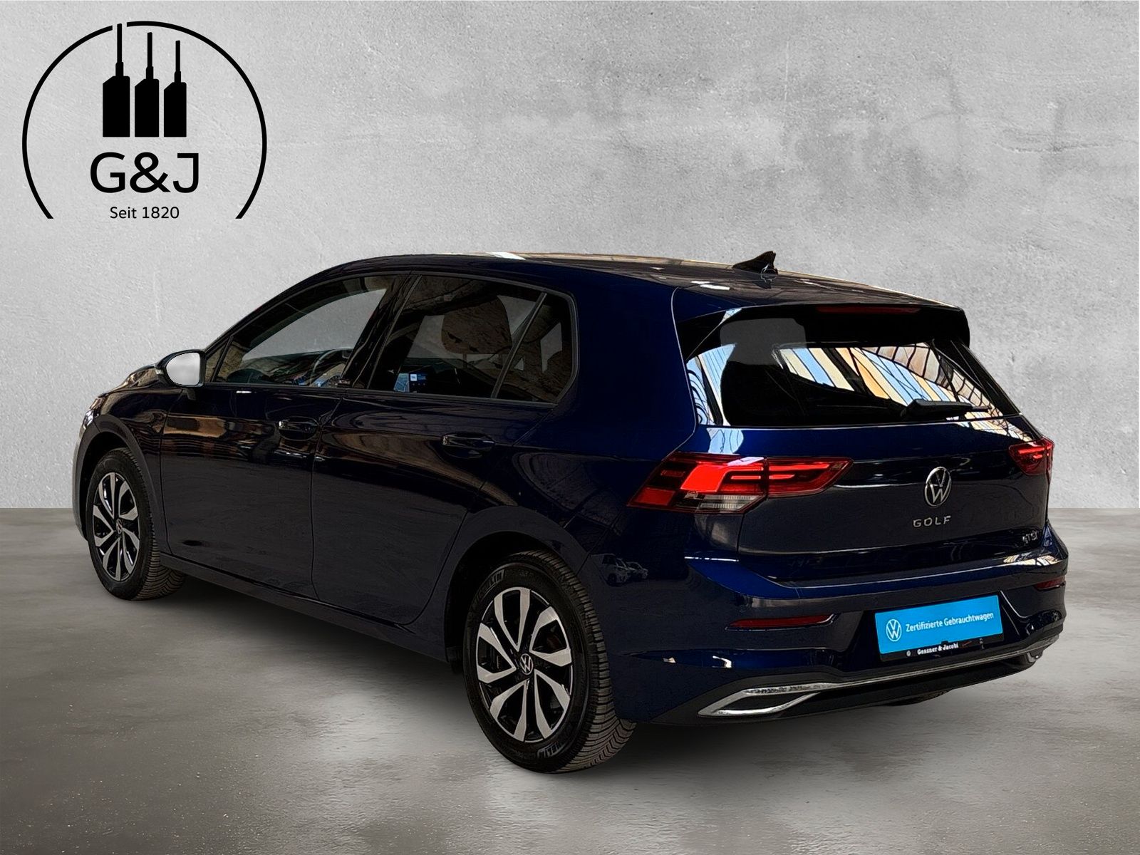 Fahrzeugabbildung Volkswagen Golf 1.5 eTSI Active AHK AppConnect SHZ