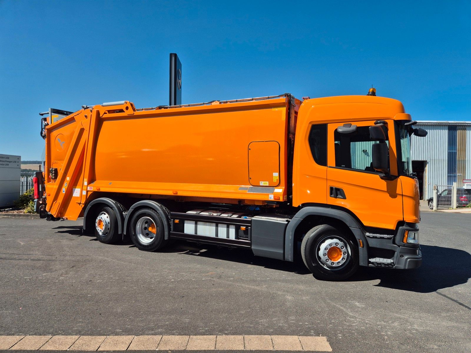 Fahrzeugabbildung Scania P 320 B6x2*4NA Olympus 21 W ASF Hecklader