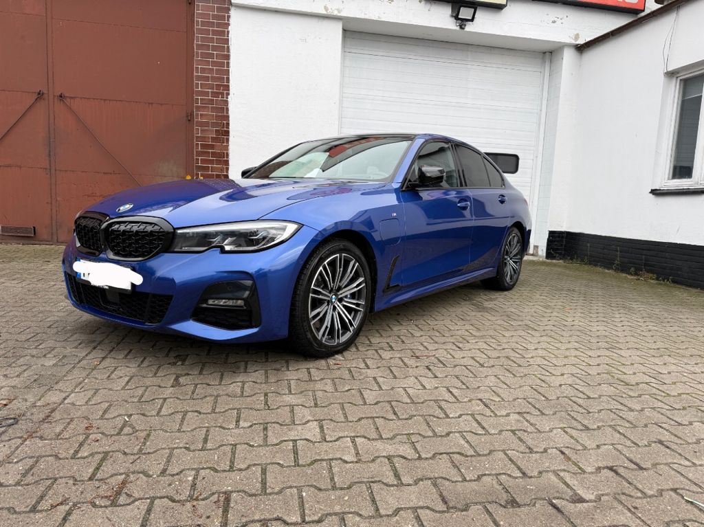 Image of BMW 330