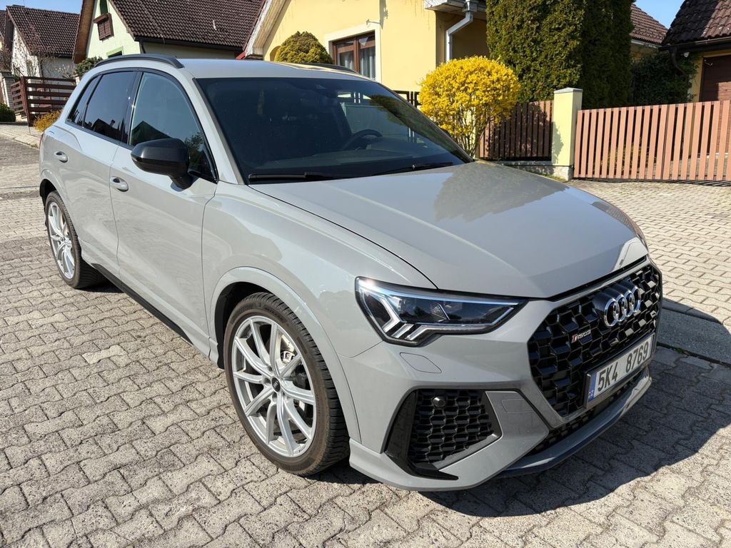 Image of Audi RSQ3
