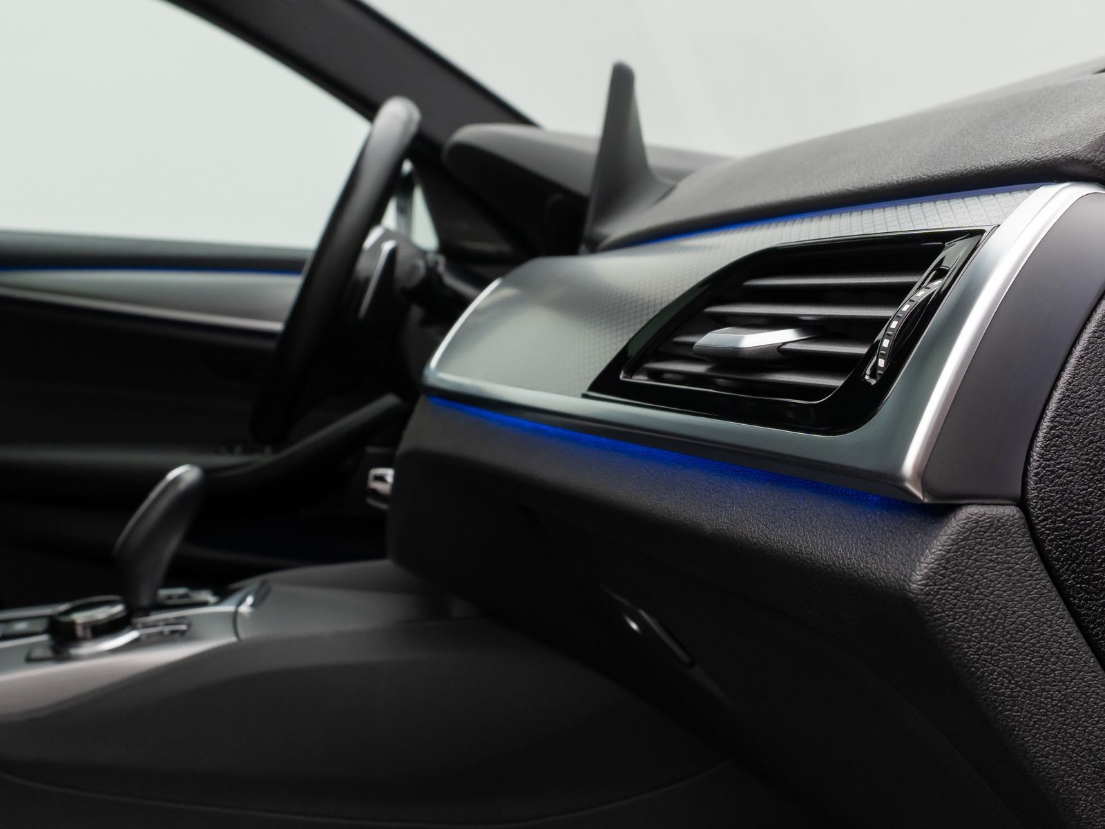 Fahrzeugabbildung BMW 540d xD M Sport Panorama 360°HUD SoftCl Massage