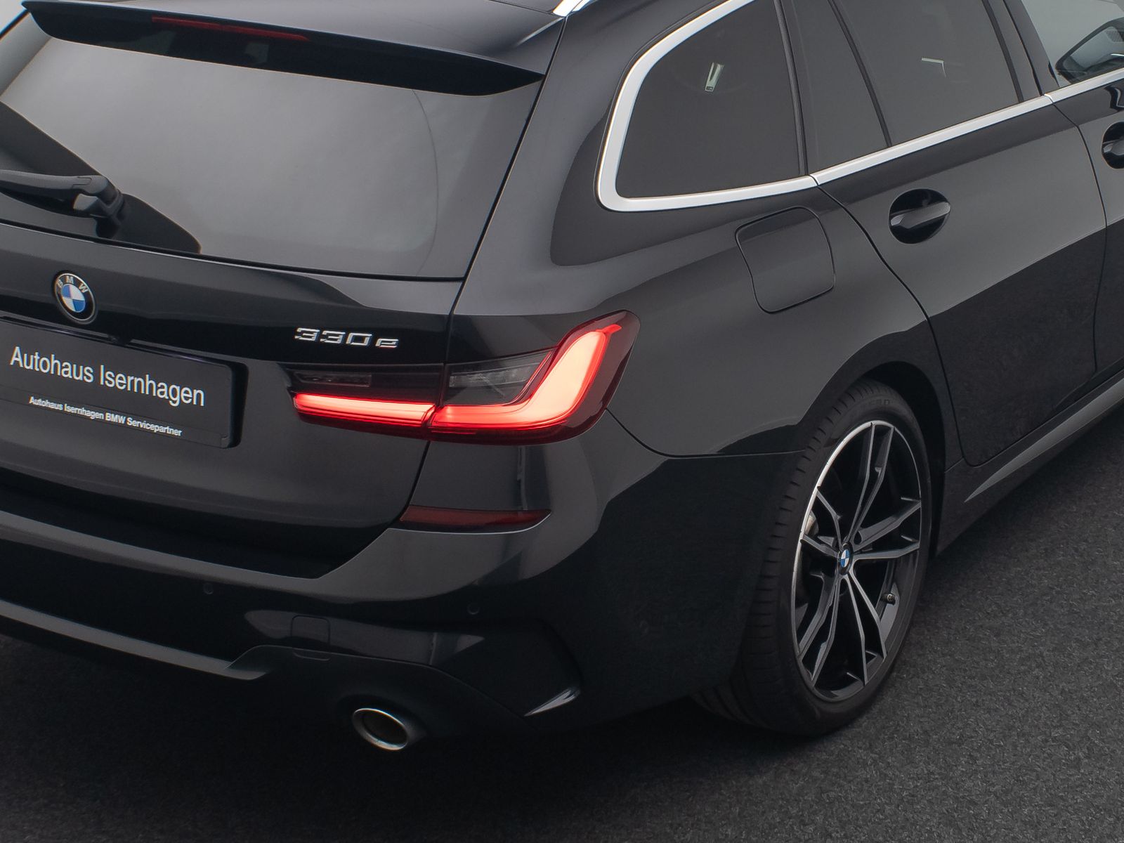 Fahrzeugabbildung BMW 330e M Sport Panorama DAB HUD 360&deg; H/K 19Zoll