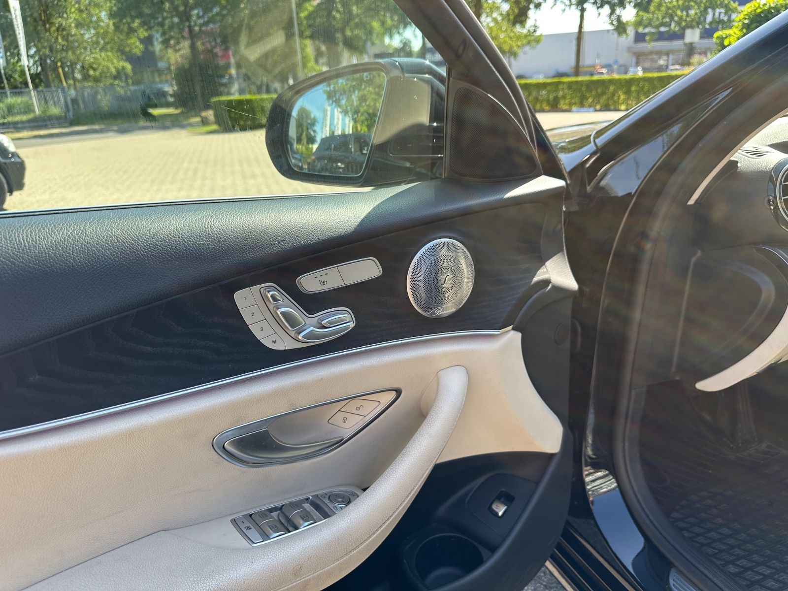 Mercedes-Benz E 200d/PANO/MEMORY/BURM./AHK/MULTIBEAM/360/VOLL! imagem 2