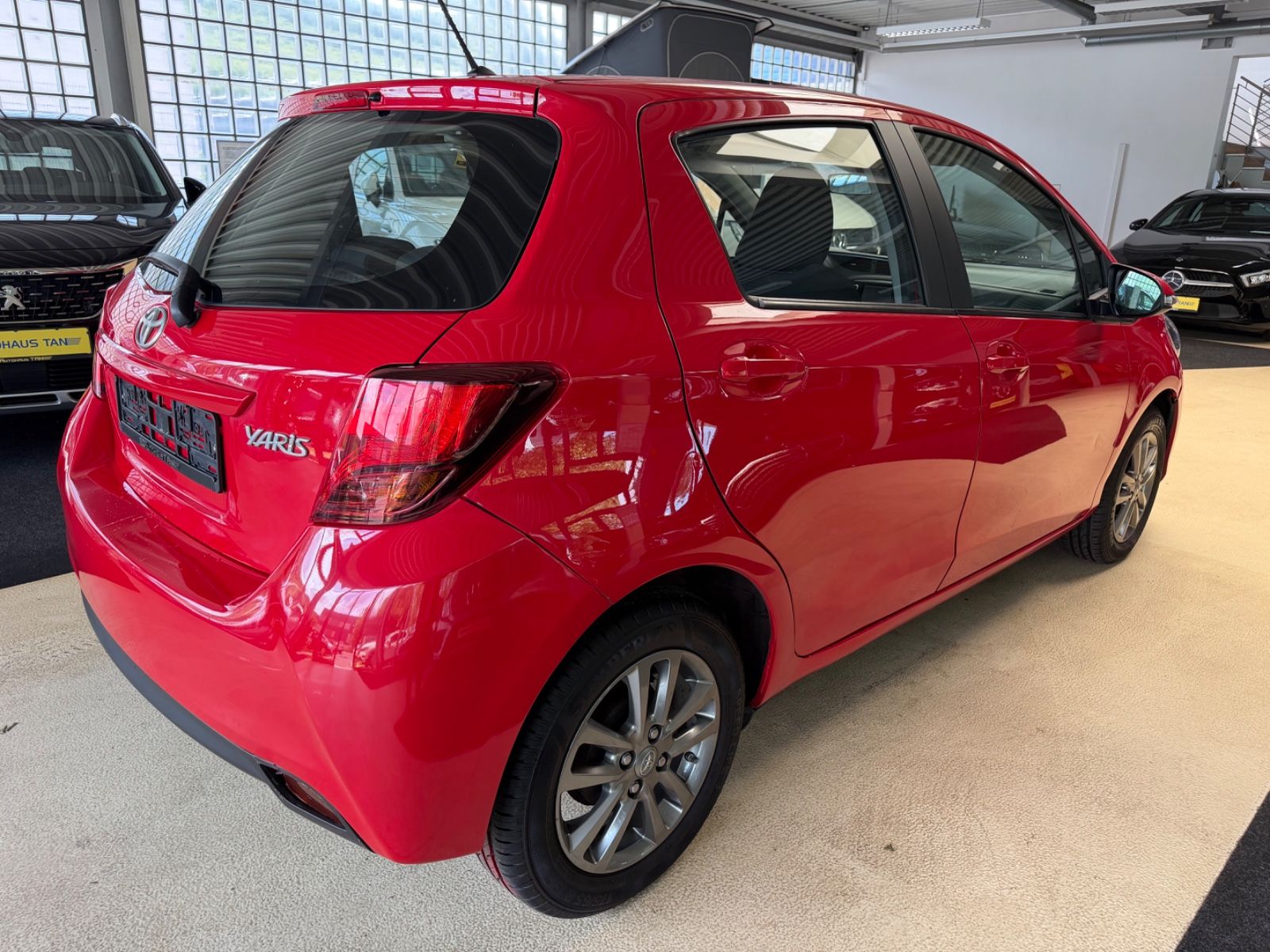 Fahrzeugabbildung Toyota Yaris *Rückfahrkamera*