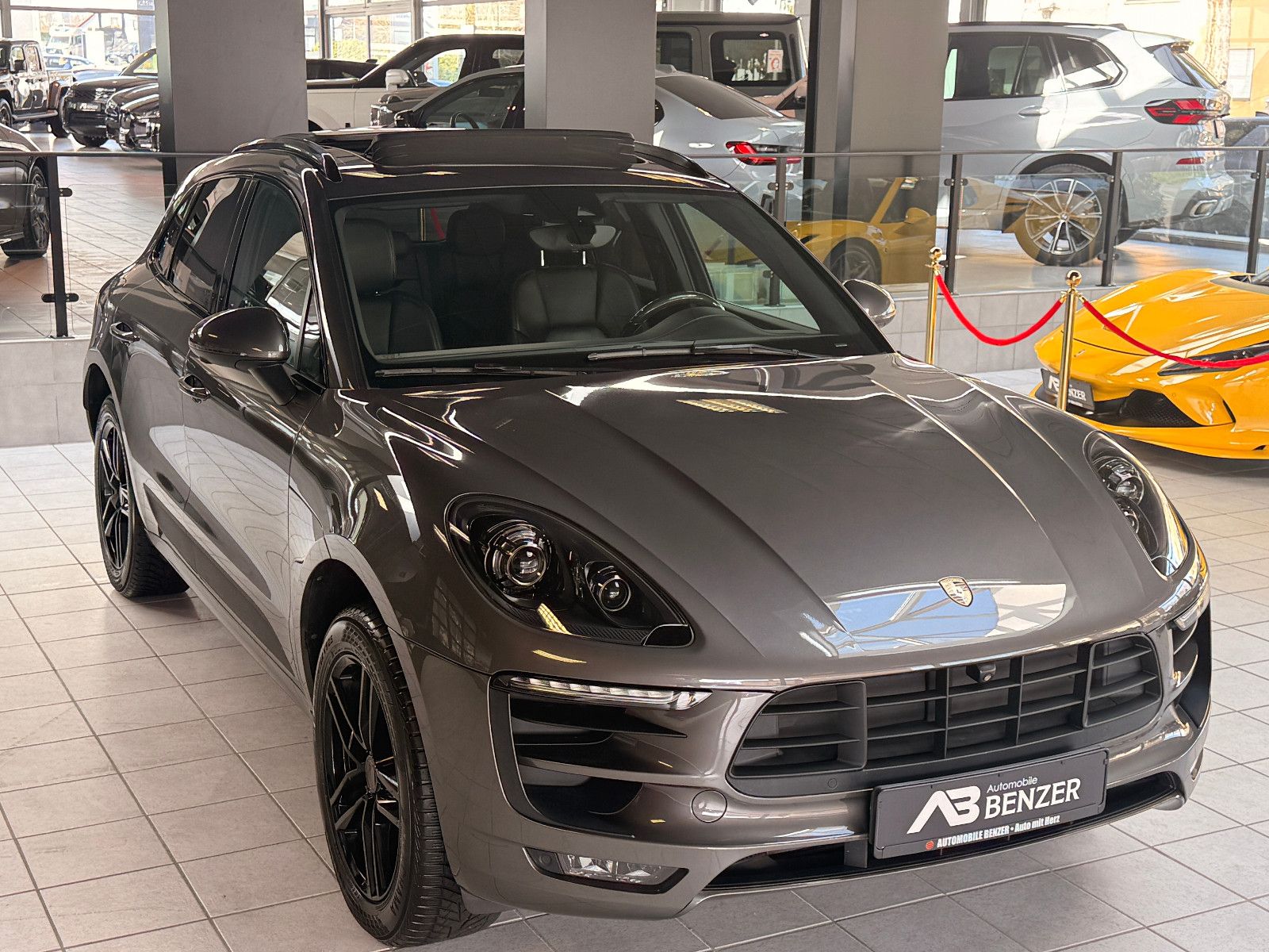 Fahrzeugabbildung Porsche Macan S Diesel/PANO/360°/MEMORY/SOUND/SHZ