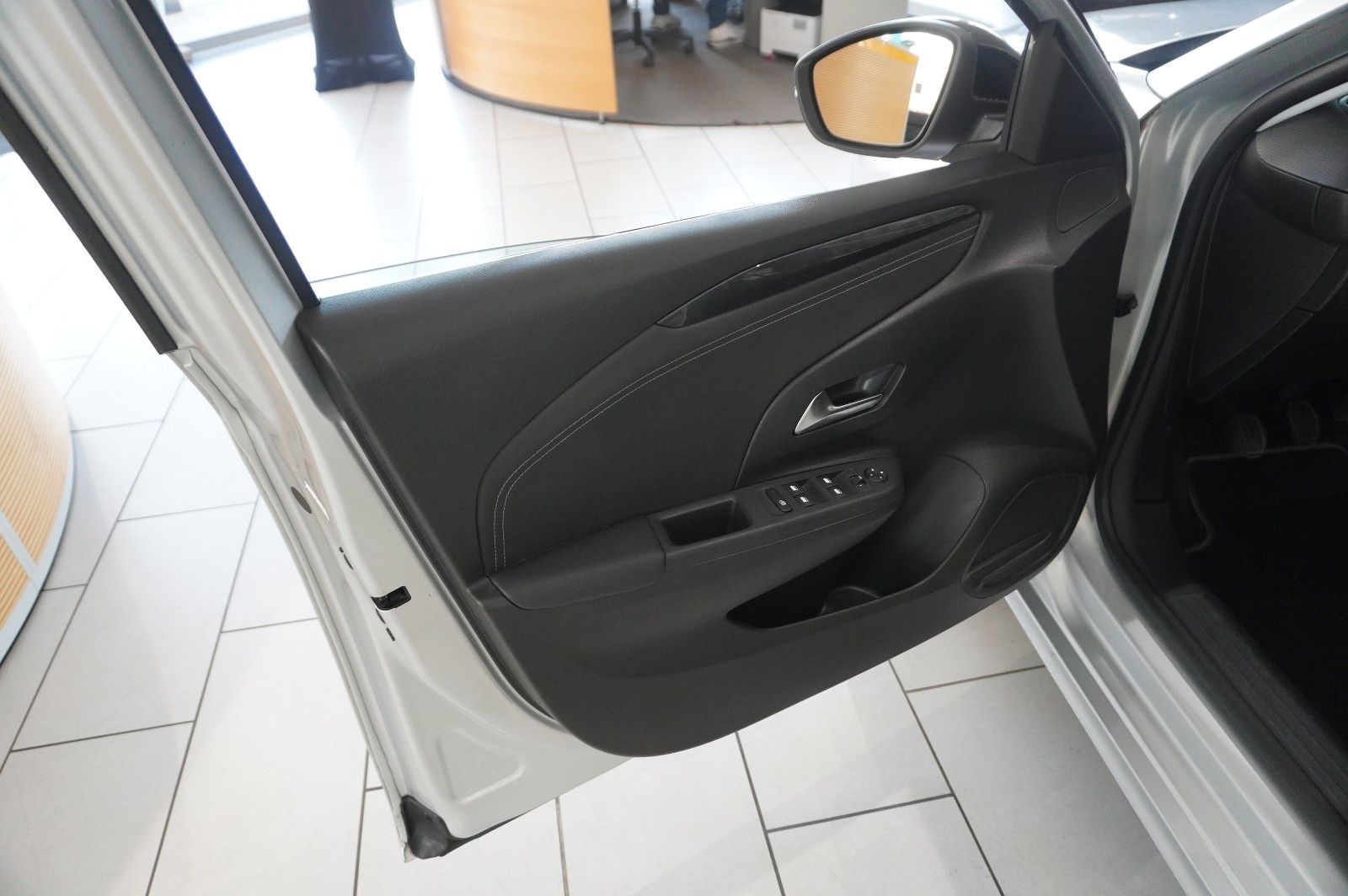 Fahrzeugabbildung Opel Corsa F 1.2 ELEGANCE NAVI/LED/VIRTUAL/SPORT/DAB+