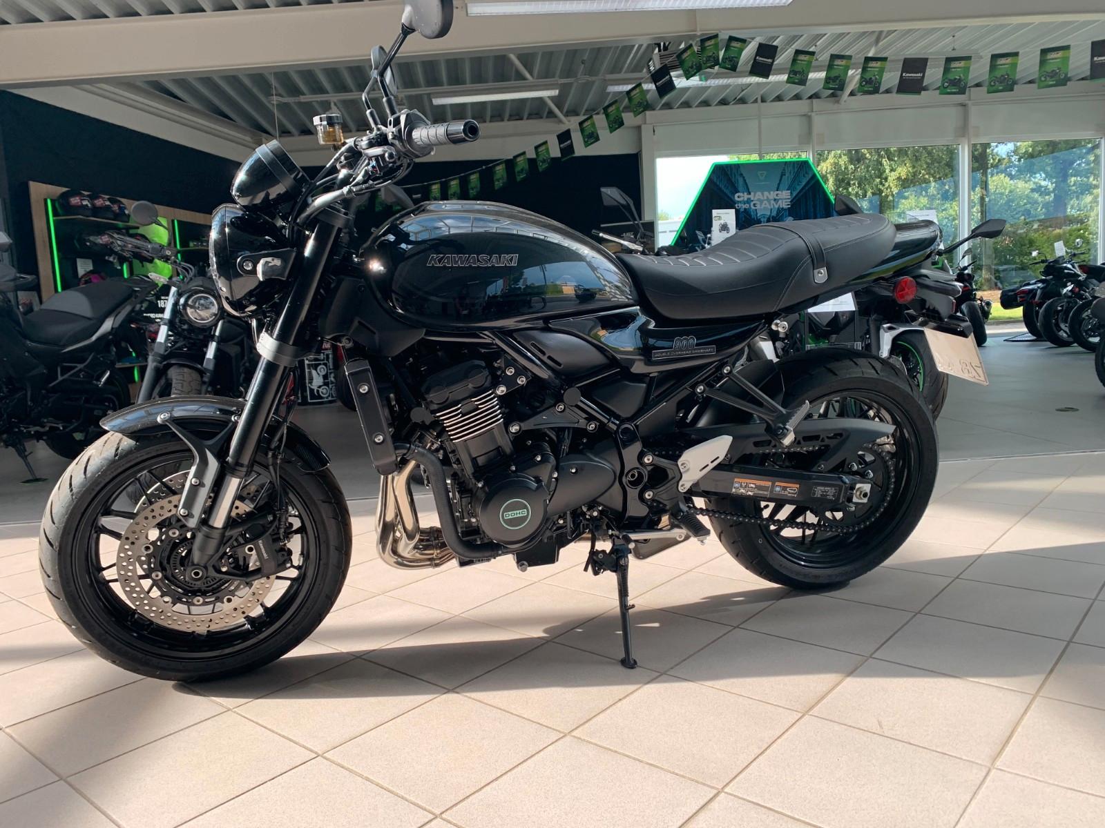 Kawasaki Z 900 RS Black Ball Edition