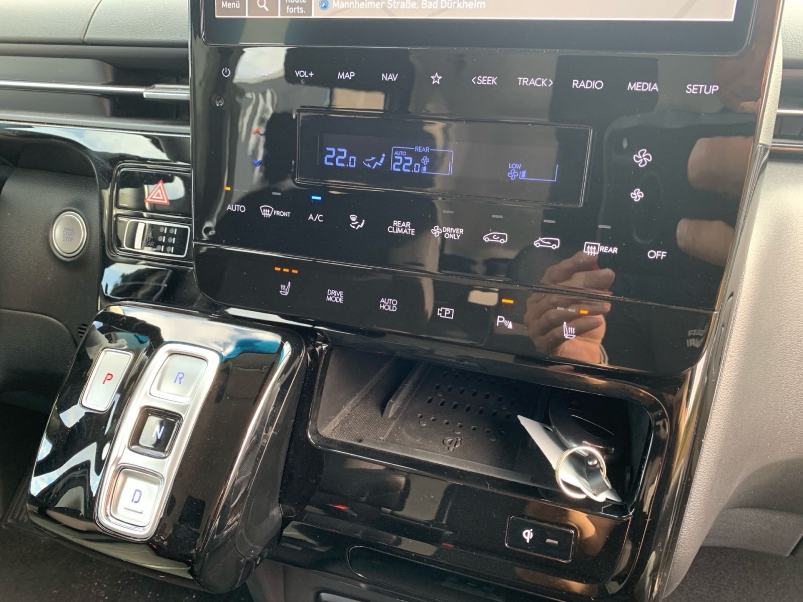 Fahrzeugabbildung Hyundai STARIA 1.6 T-GDI Hybrid Trend 9-Sitzer Navi Allw