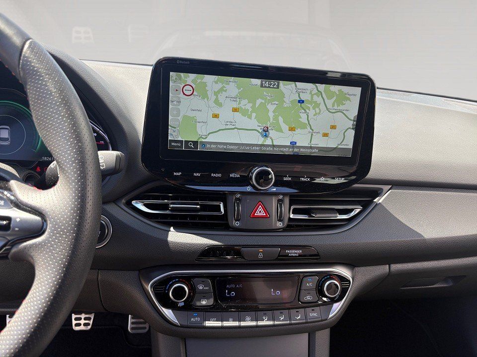 Fahrzeugabbildung Hyundai i30 1.5T 160PS 48V N LINE Assistenzpaket Pano