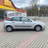 Ford Focus 1,6 AUTOMATIK & 1. HAND & 57.00... - Ford Focus mit Benzin-Antrieb: Kleinwagen, Automatik
