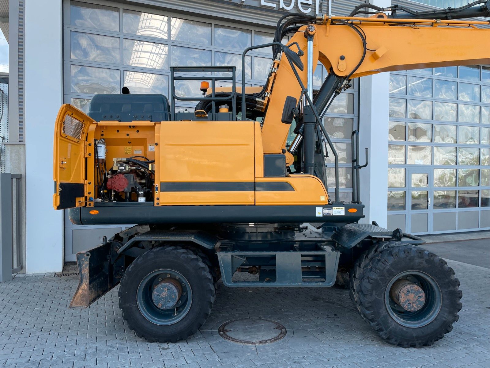 Fahrzeugabbildung Hyundai HW 180 / 3.054h / hydr. Grabenräumer / Klima