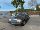 Mercedes-Benz Oldtimer w124  250 D - Mercedes-Benz 250: D W124