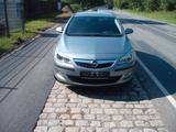 Opel Astra 1.4 Turbo Design Edition 103kW - Opel Astra aus 2011: Turbo