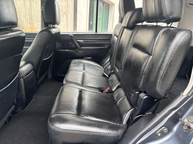 MITSUBISHI PAJERO 3.2 DI-D 16V AUT. 5P. INSTYLE 170 ch BVA - Historique Entretien Disponible
