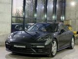 Porsche Panamera Turbo Matrix-LED Standheizung Massage