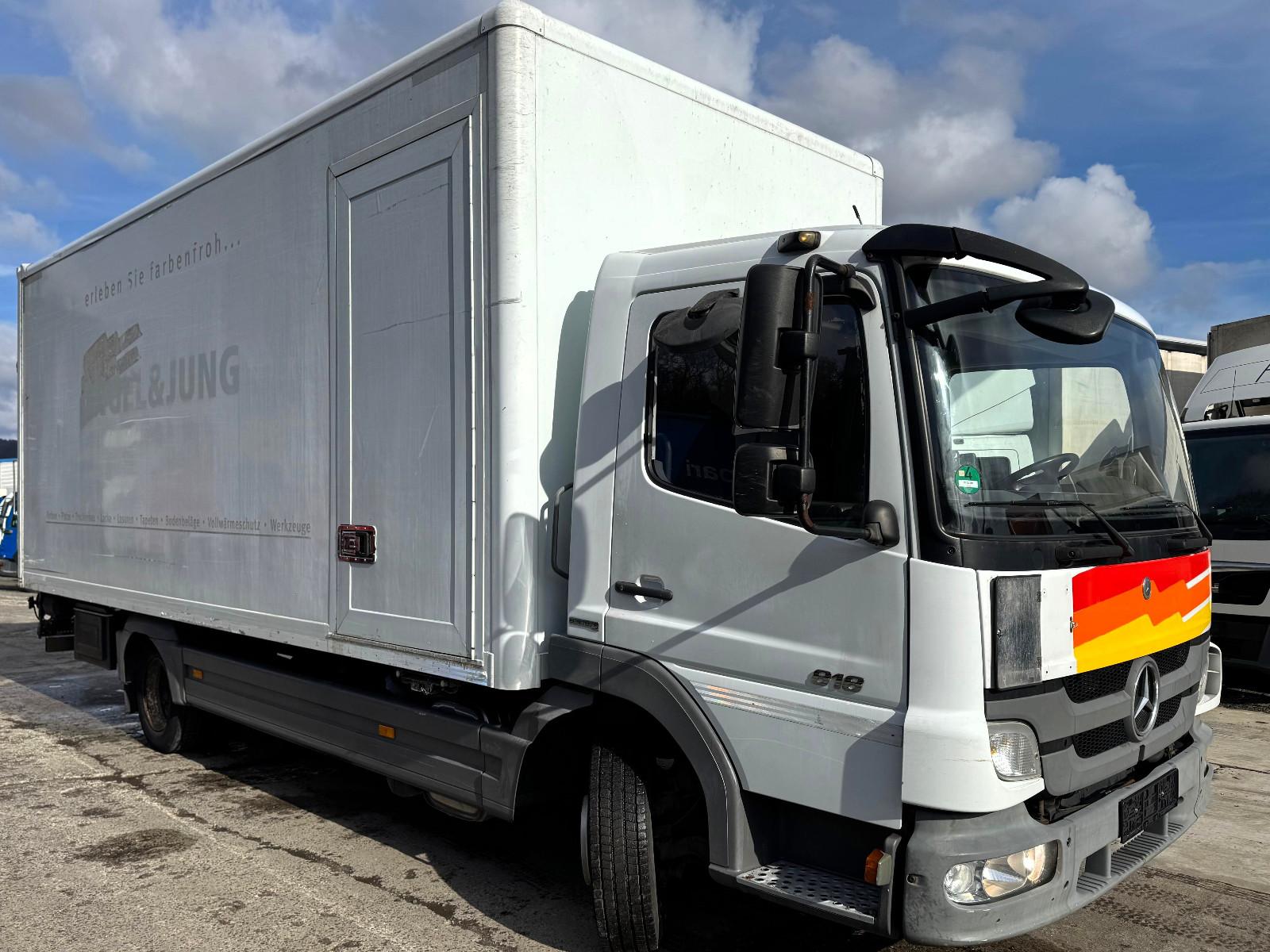 Mercedes-Benz Atego 818