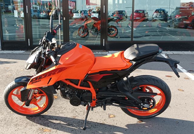 KTM 390 Duke 2024