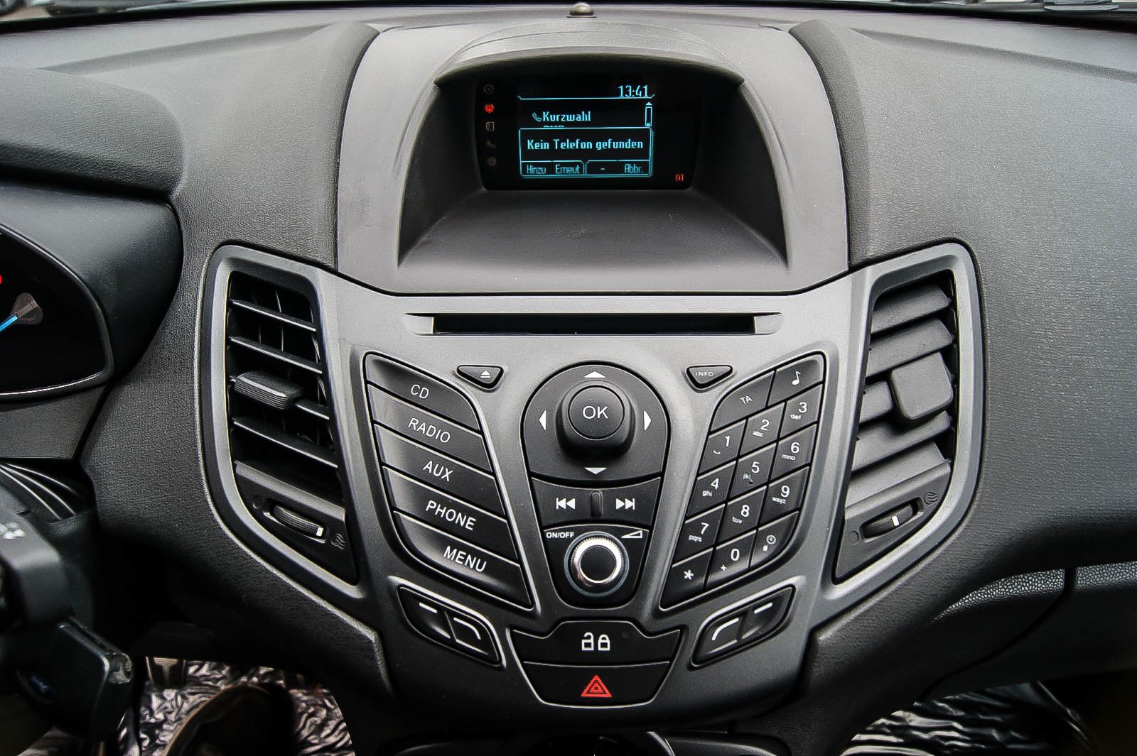 Fahrzeugabbildung Ford Fiesta 10 SYNC Edition SPORTFAHRWERK 17-ZOLL