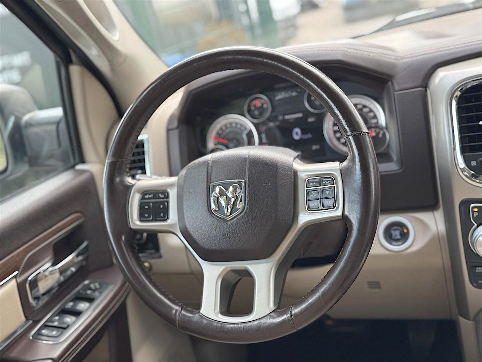 Fahrzeugabbildung Dodge RAM 5.7 V8 HEMI LARAMIE CrewCab 4x4 LPG  PRINS