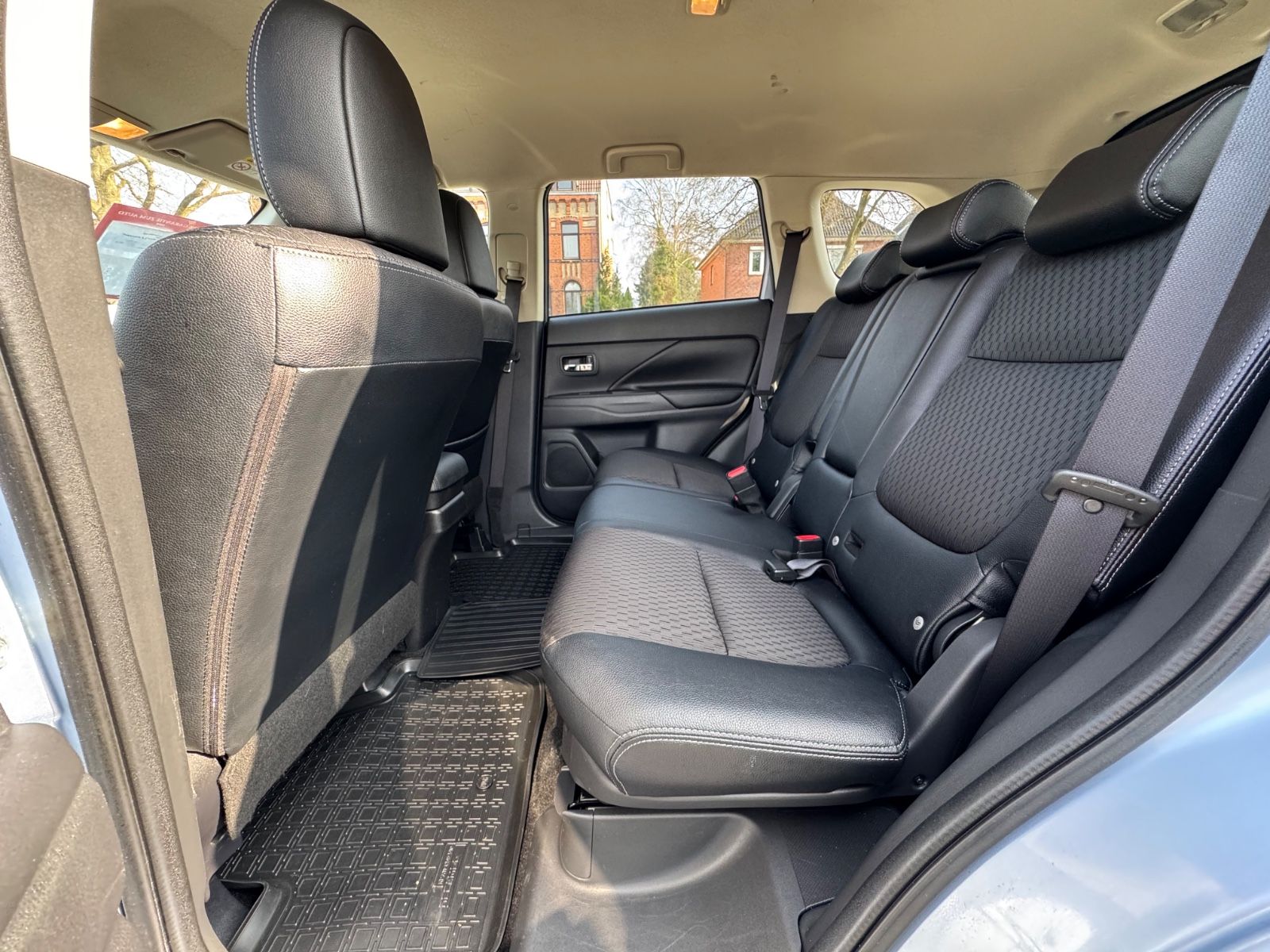 Outlander *Temp*ECO*Hybrid*Navi*2-Z.Klimaaut*