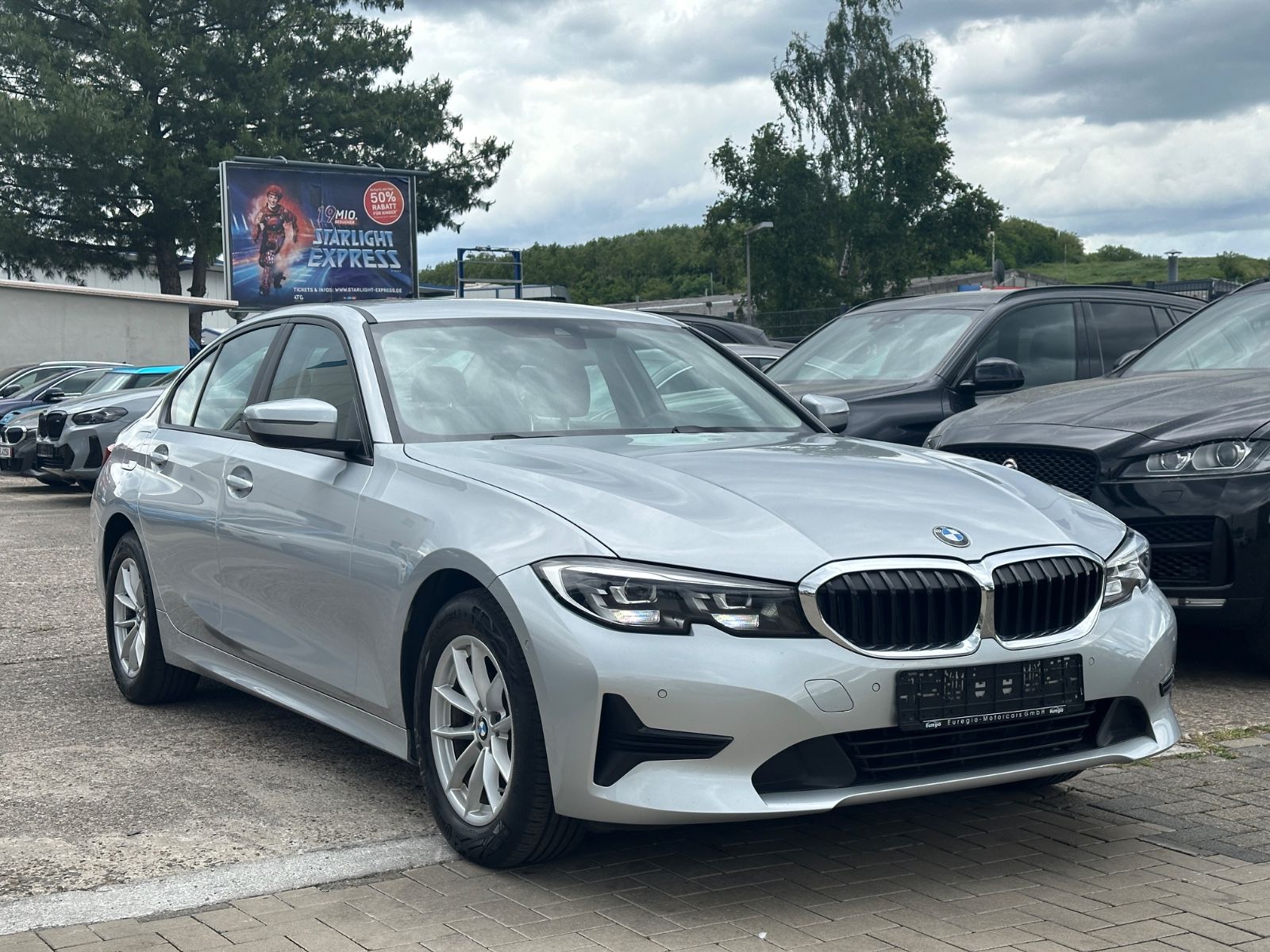 BMW 318 d Advantage/Leder/Navi/Kamera/LED/1Hand foto 4