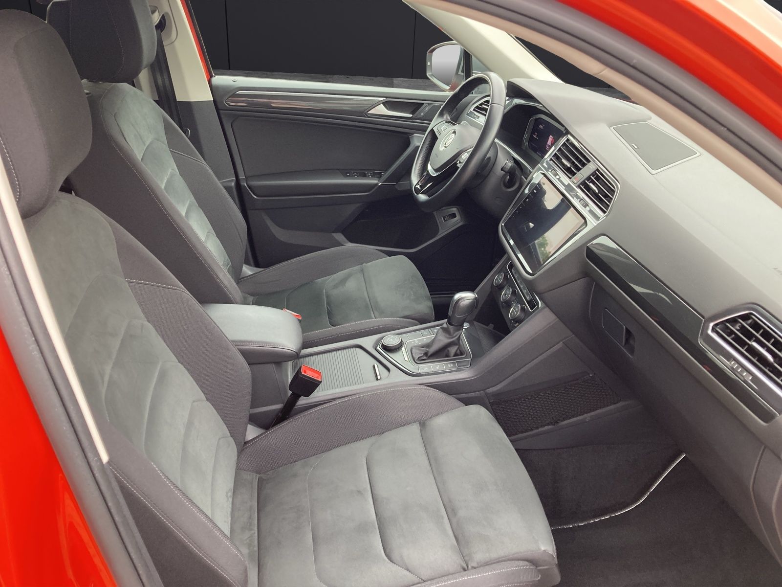 Fahrzeugabbildung Volkswagen Tiguan Allspace TDI Highline DSG 4M STH LED AHK