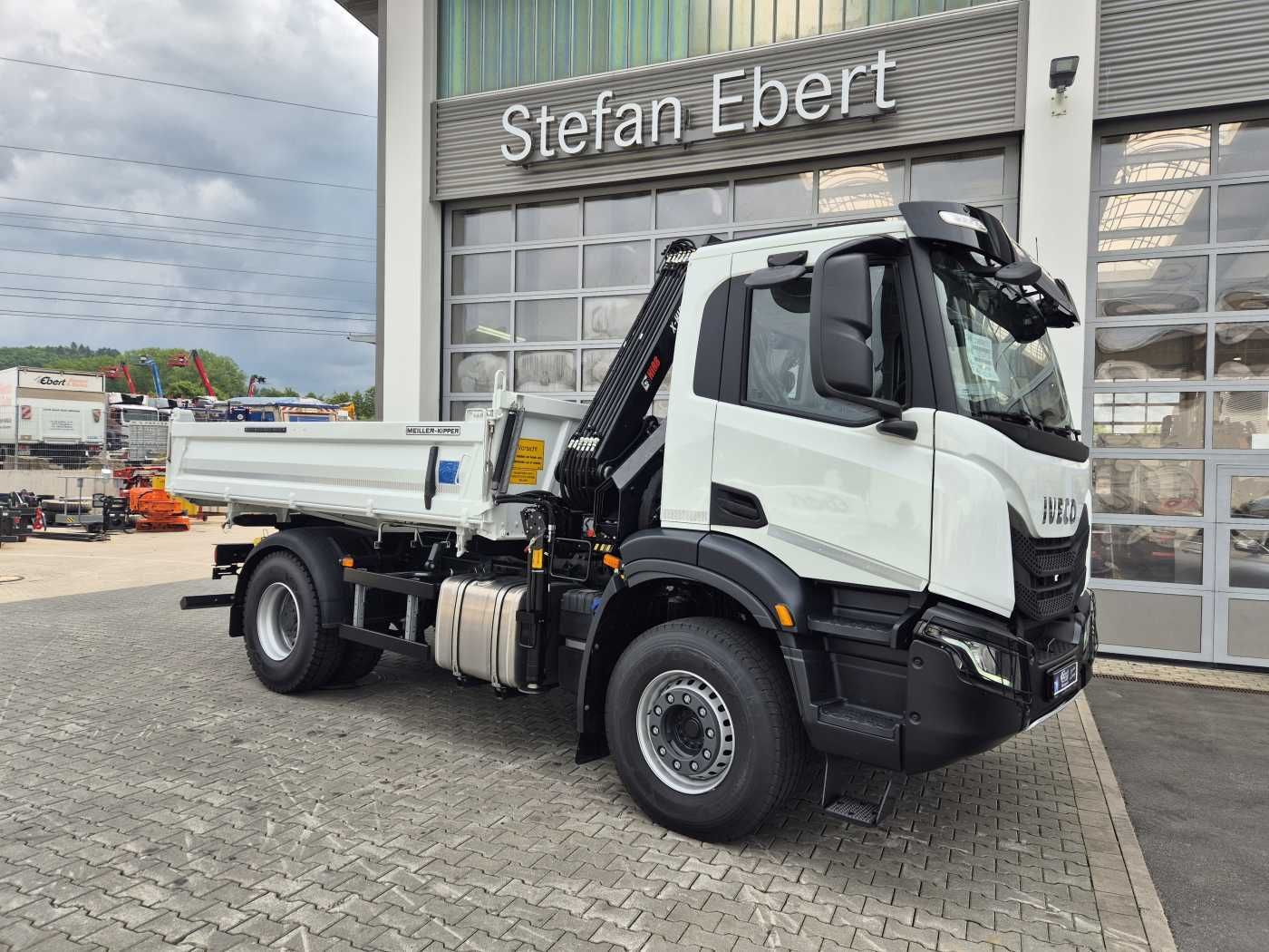 Fahrzeugabbildung Iveco X-Way AD200X42/P HR OFF Hiab X-HIDUO 118E-3 Funk