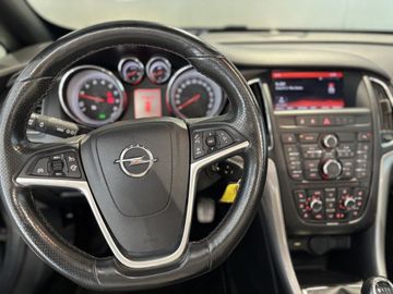 Fotografie des Opel Cascada 1.4 Turbo Start/Stop Edition