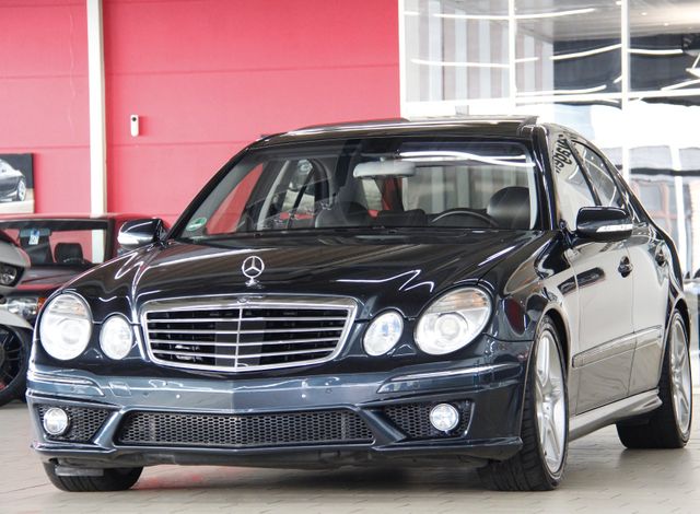 Mercedes-Benz E55 AMG *DiSTRONiC*COMAND*H&K*PANORAMA*AiRMATiC*