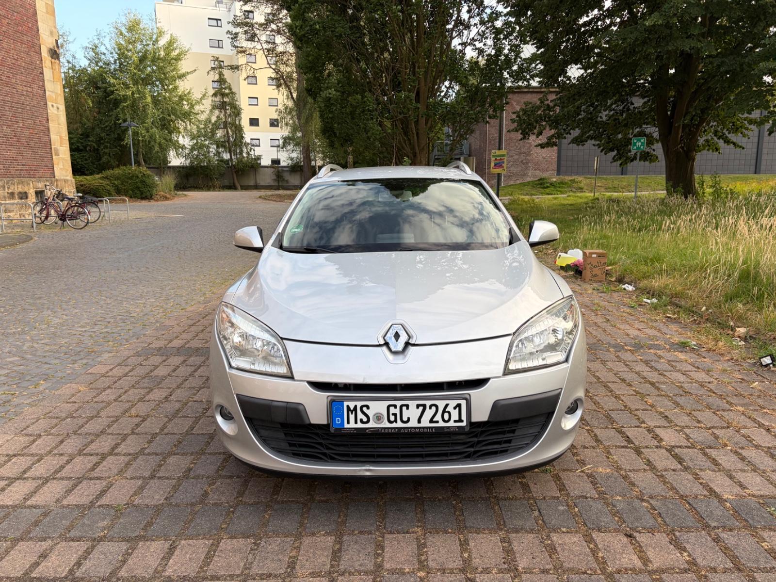 Renault Megane 2009 — interior