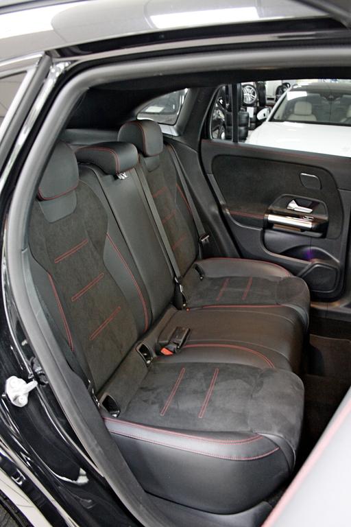 Mercedes-Benz GLA 220